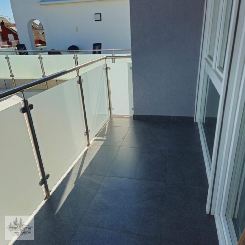 Balkon vor Wohnzimmer